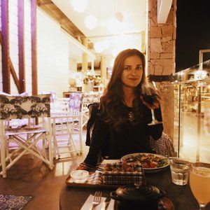 Meet your Posher, Ana